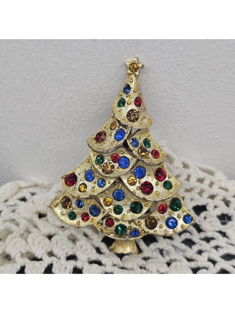 Vintage Christmas Tree Pin Multi Colored Rhinestone Brooch Gold Colored Metal